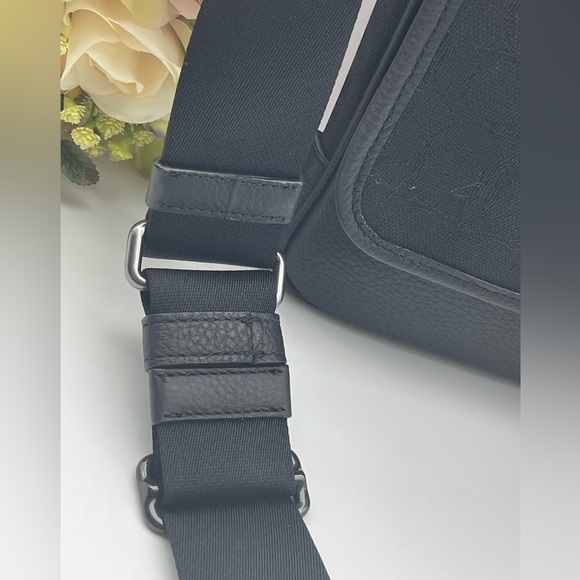 Coach Unisex Messenger Bag In Signature Jacquard With Stripe - Picture 11 of 15